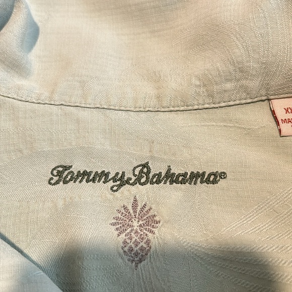 Men’s Tommy Bahama Short Sleeved Button Down - Picture 4 of 5